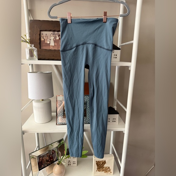 💕 2/$35 💕 Spanx Booty Boost 7/8 leggings in Storm blue, size S. - Picture 1 of 4